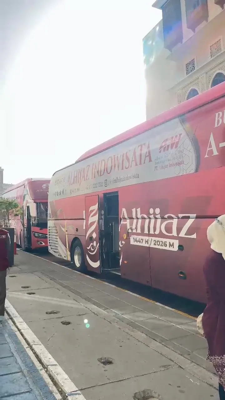 Bus Eksekutif dan Nyaman