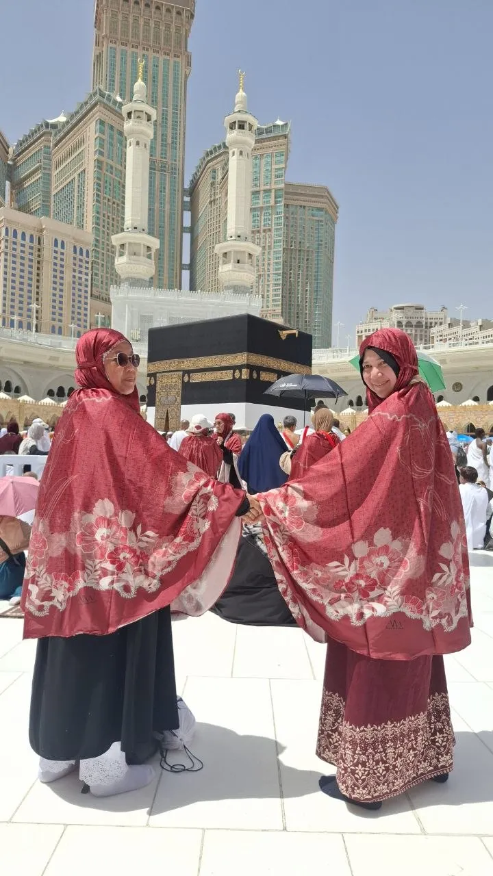 Jemaah AlHijaz di Depan Ka'bah